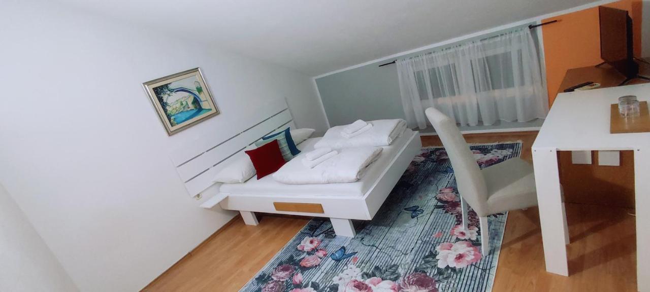 Villa Monera Apartments & Rooms & Free Garage Mostar Exterior photo