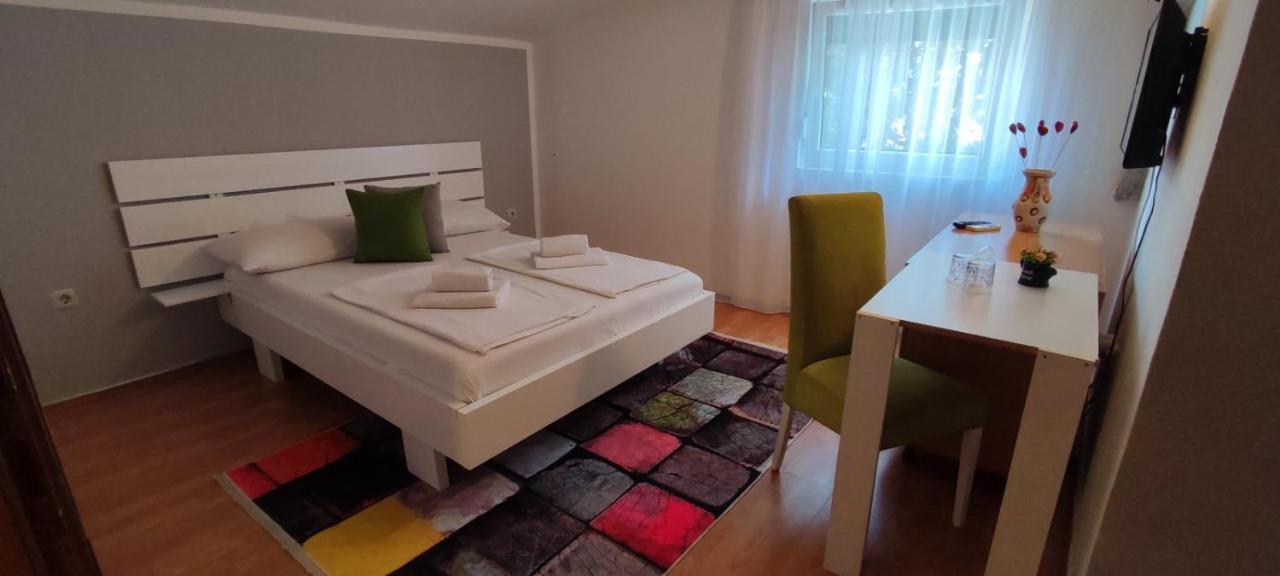 Villa Monera Apartments & Rooms & Free Garage Mostar Exterior photo